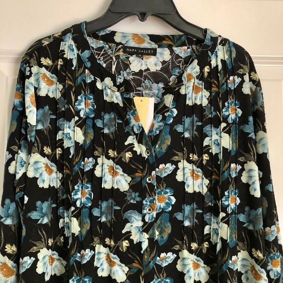 NAPA VALLEY Women's Floral Top Size Small 3/4 Sleeves, Pullover 3 buttons down - Picture 5 of 9